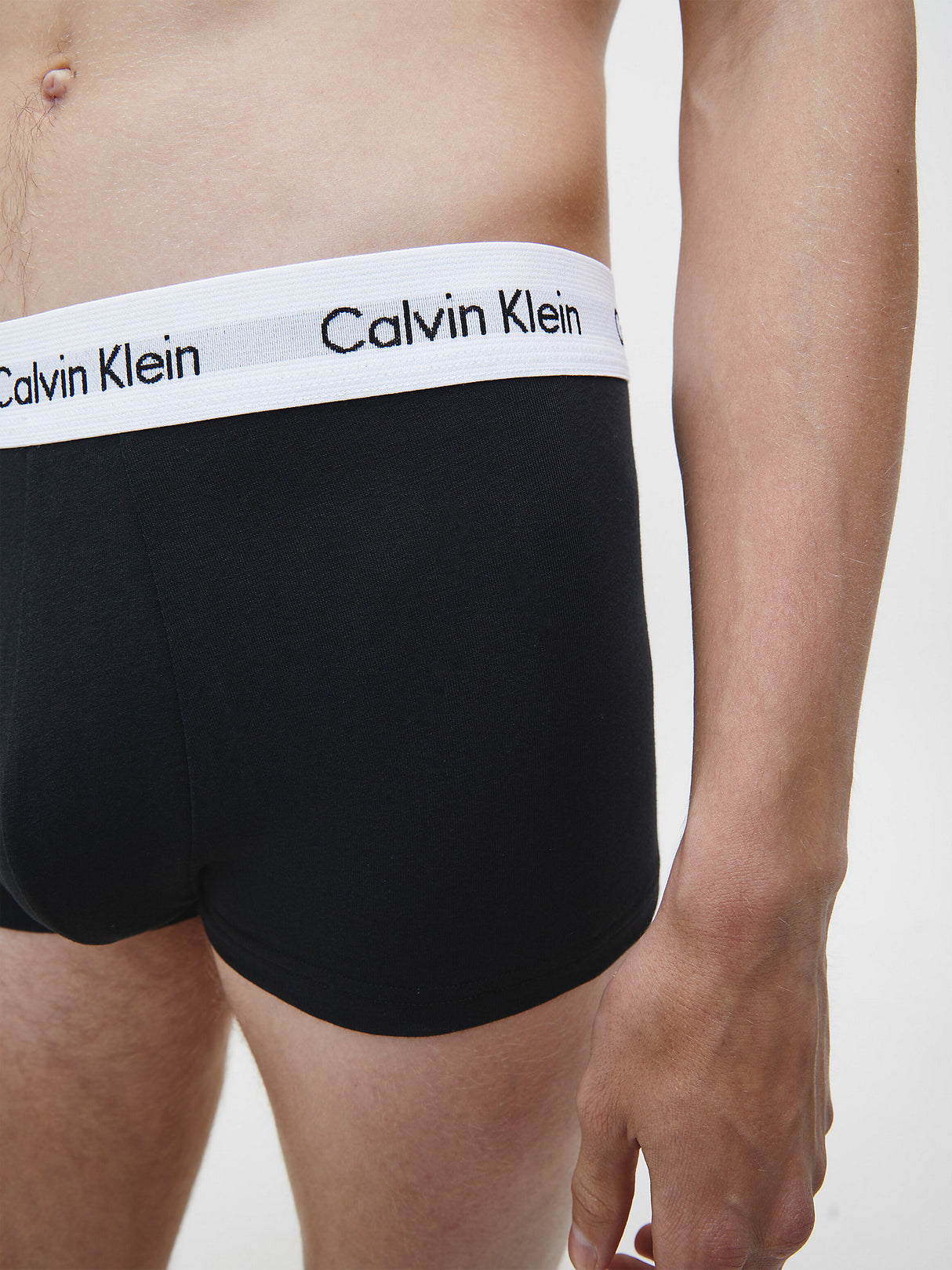 Calvin Klein Men's 3 Pack Cotton Stretch Low Rise Trunks in Black