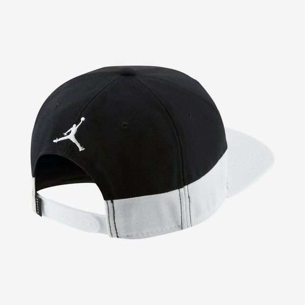 Nike Jordan Pro Poolside Cap in Black & White CU6560-100