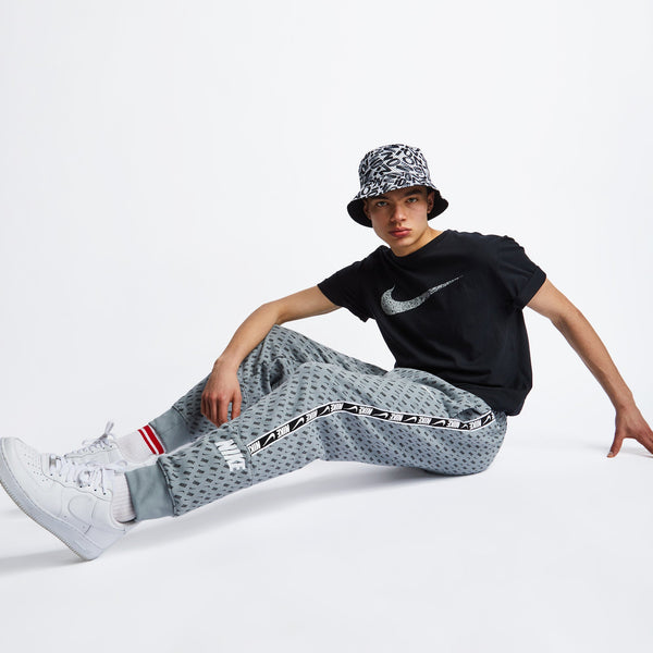 Nike Men's Repeat Cuffed Pants in Grey