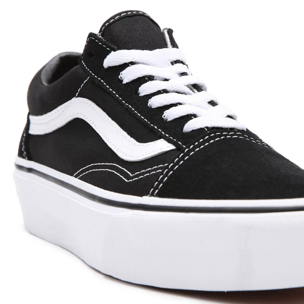 VANS Platform Old Skool Shoes in Black/White